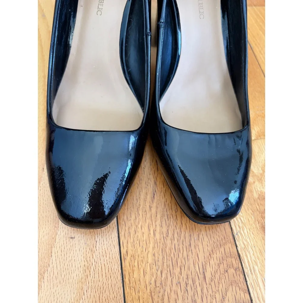Banana Republic Women's Size 7 Shoes Black Patent Leather Career Heels